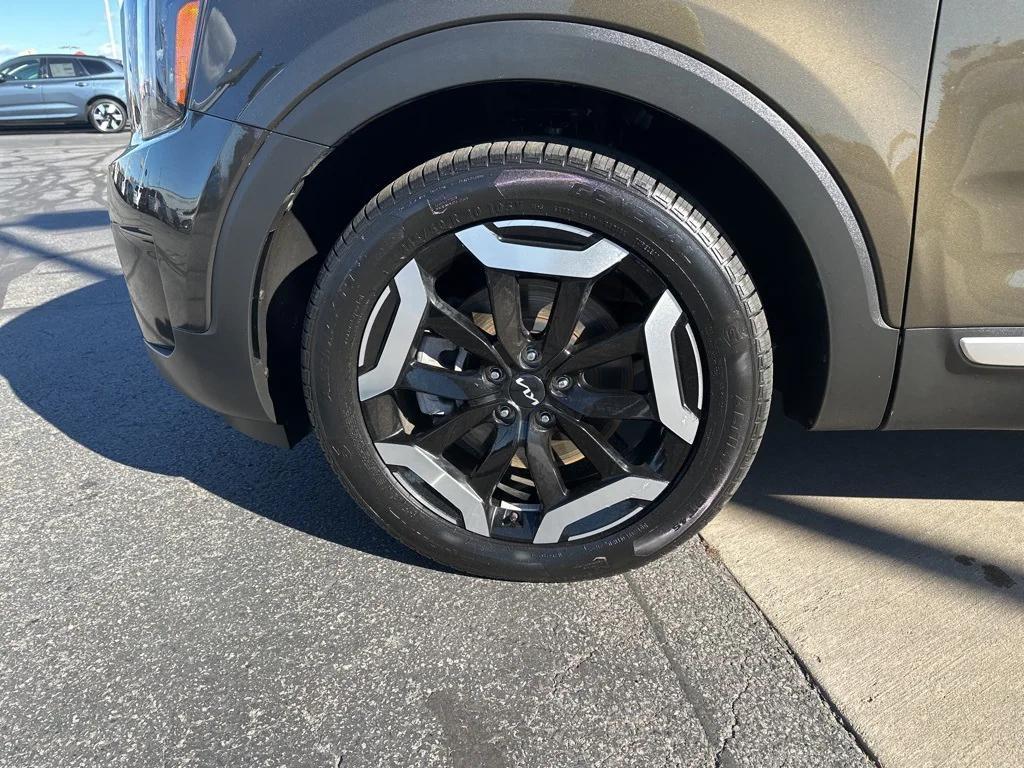 used 2024 Kia Telluride car, priced at $35,642