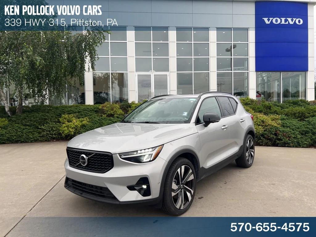 used 2025 Volvo XC40 car, priced at $35,995