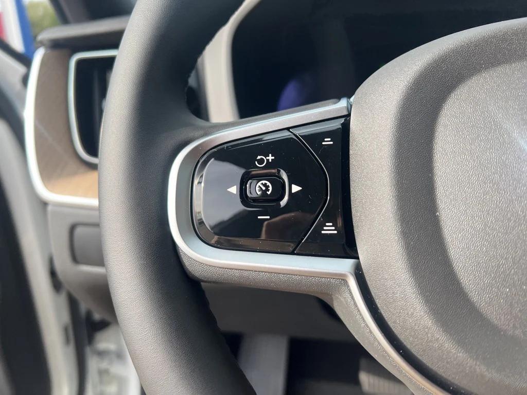 new 2026 Volvo XC60 car, priced at $57,985