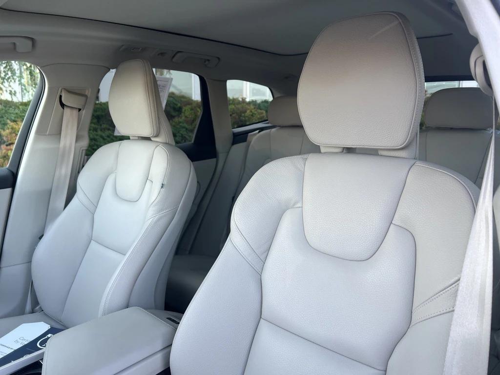 used 2024 Volvo XC60 car, priced at $41,989