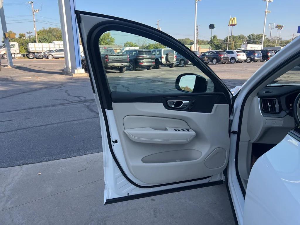 used 2024 Volvo XC60 car, priced at $41,989