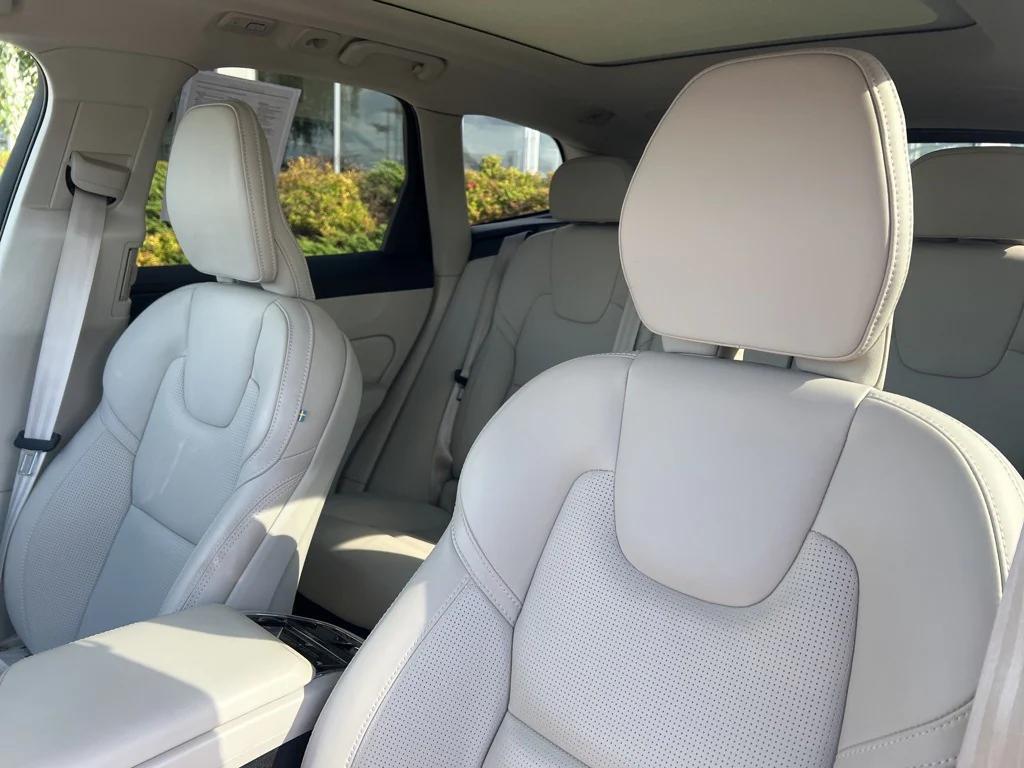 used 2022 Volvo XC60 car, priced at $37,995