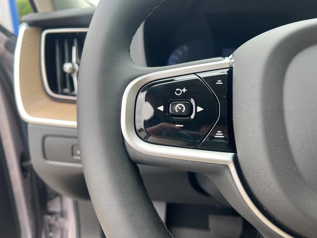 new 2026 Volvo XC60 car, priced at $57,985