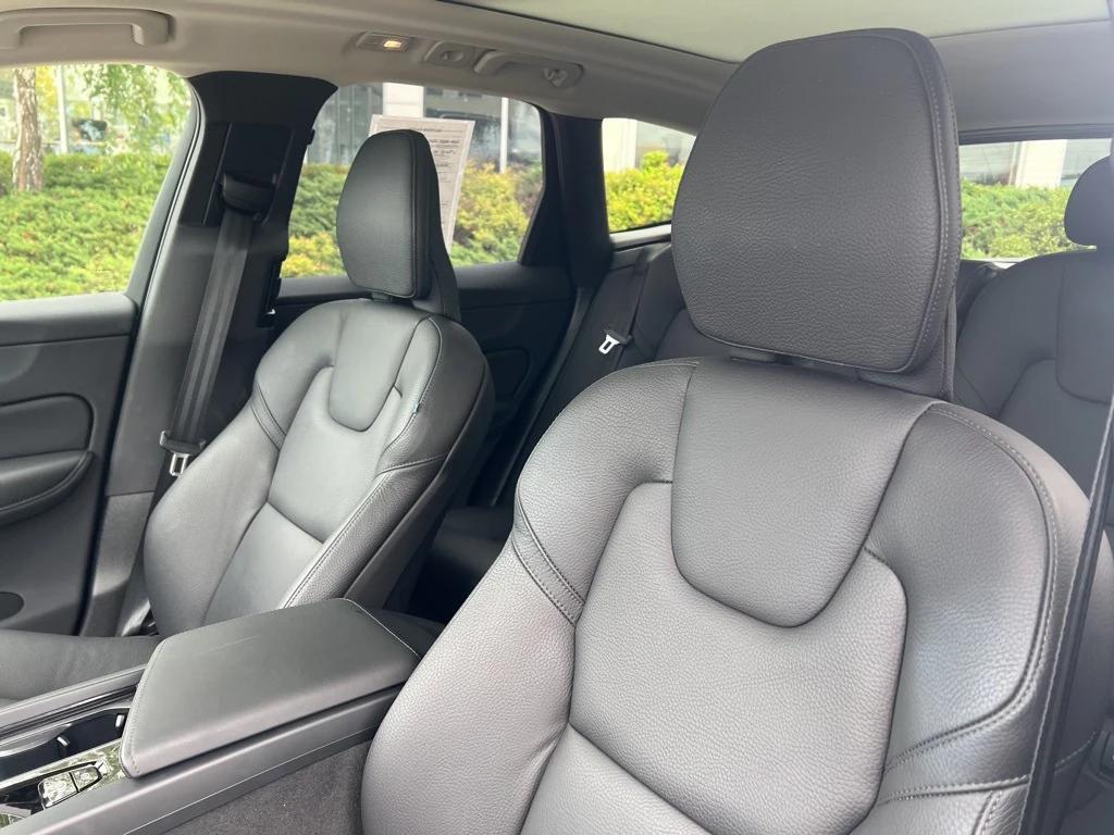 used 2025 Volvo XC60 car, priced at $43,995
