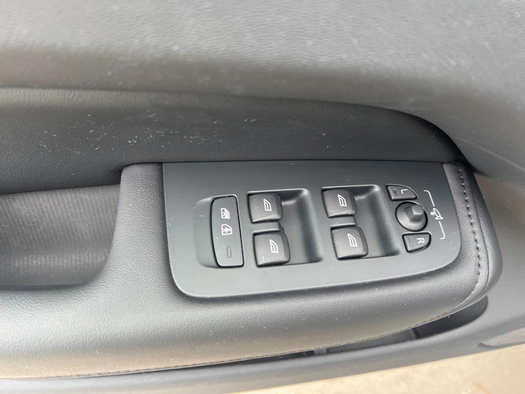 used 2025 Volvo XC60 car, priced at $43,995