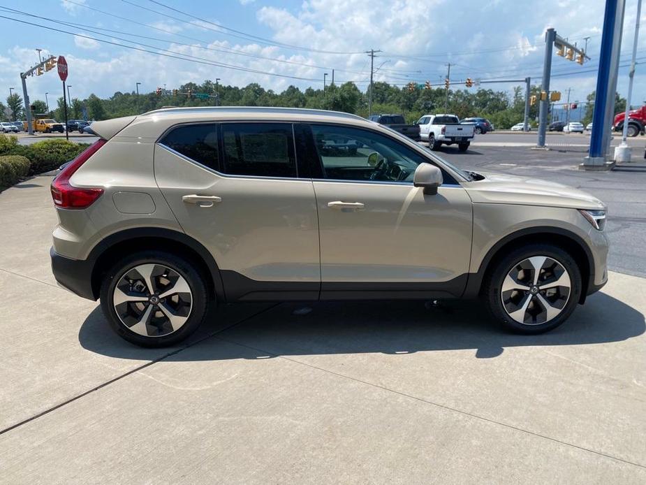 new 2025 Volvo XC40 car, priced at $43,465