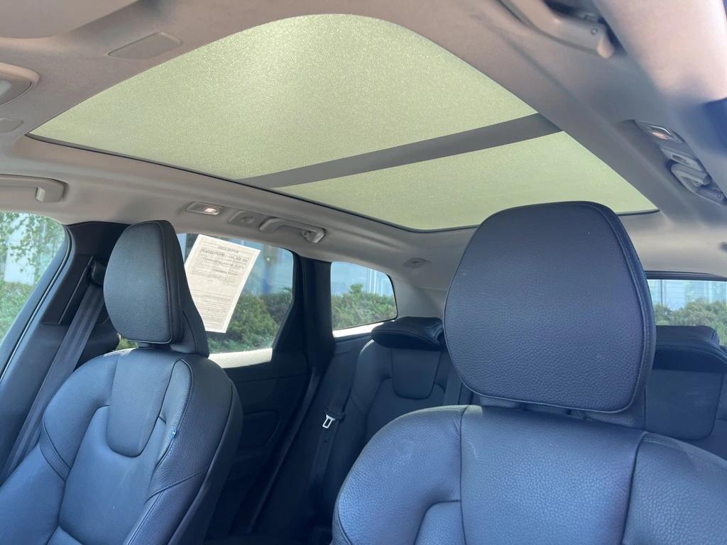 used 2022 Volvo XC60 car, priced at $33,643