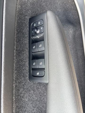 new 2025 Volvo XC40 car, priced at $45,015
