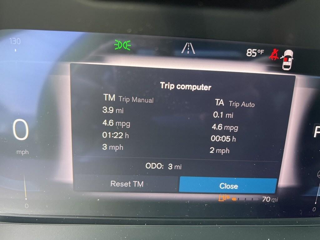 new 2025 Volvo XC40 car, priced at $43,015
