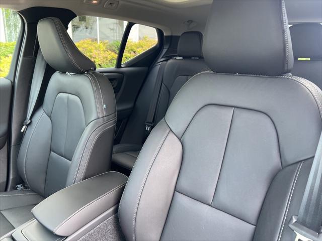 new 2025 Volvo XC40 car, priced at $45,015