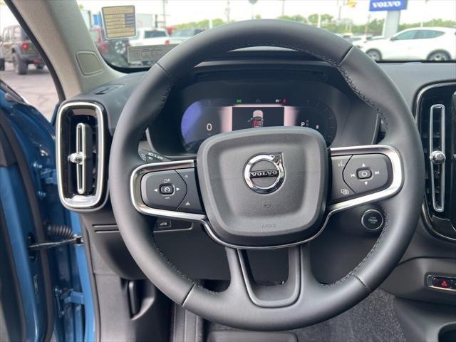 new 2025 Volvo XC40 car, priced at $45,015
