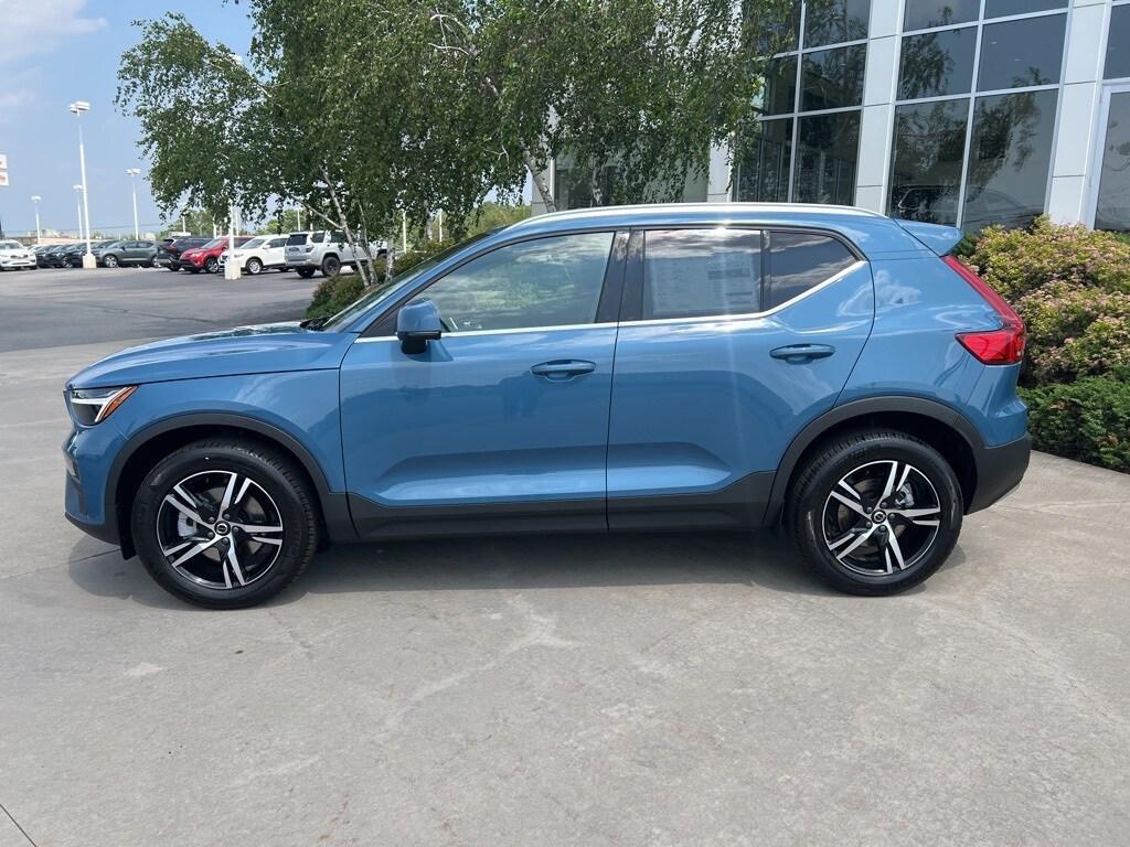 new 2025 Volvo XC40 car, priced at $43,015