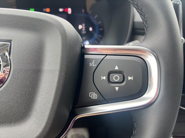 new 2025 Volvo XC40 car, priced at $49,810