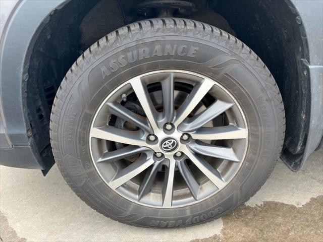 used 2019 Toyota Highlander car, priced at $26,995