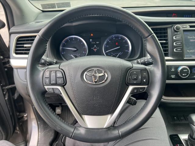 used 2019 Toyota Highlander car, priced at $26,995