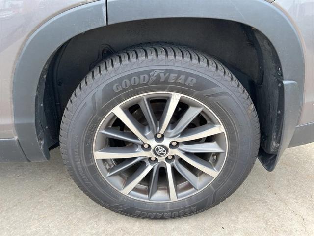 used 2019 Toyota Highlander car, priced at $26,995