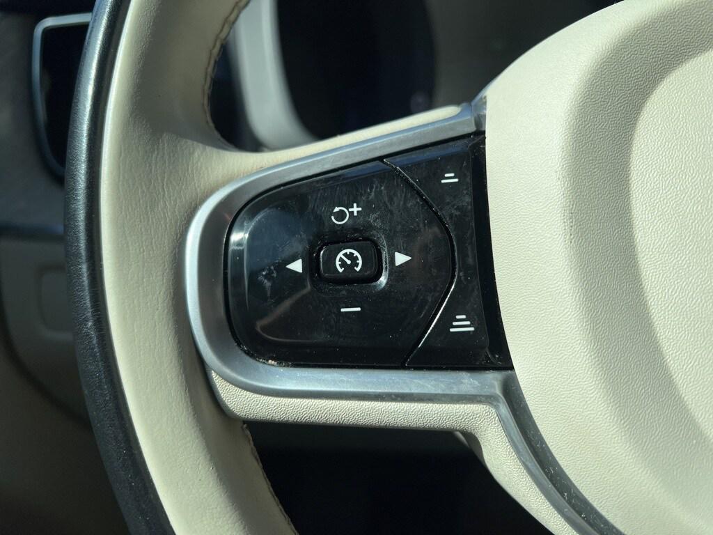 used 2023 Volvo XC60 car, priced at $30,995