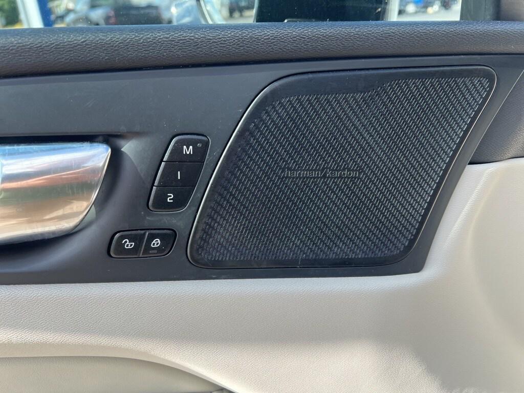 used 2023 Volvo XC60 car, priced at $30,995