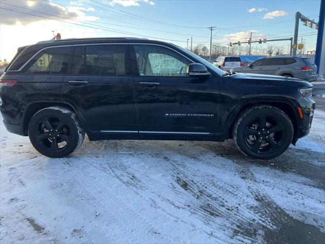 used 2022 Jeep Grand Cherokee car, priced at $37,240