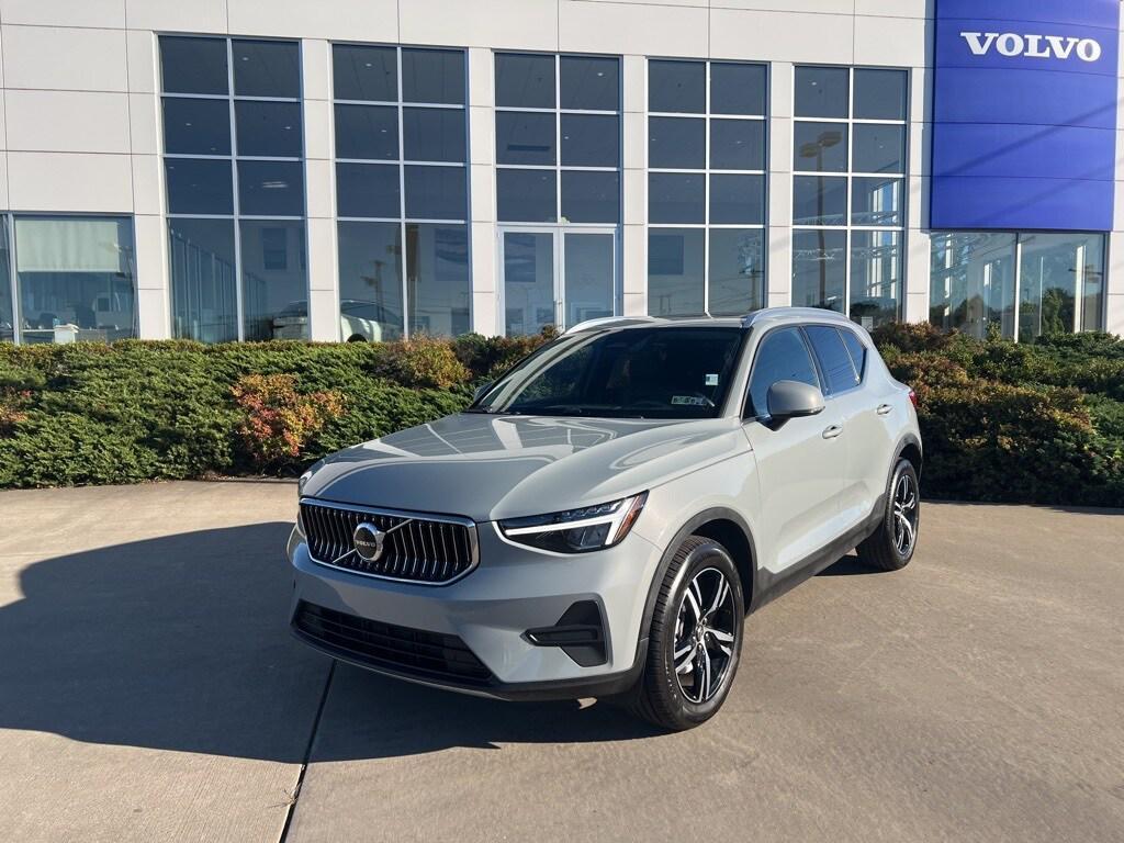 used 2025 Volvo XC40 car, priced at $31,295