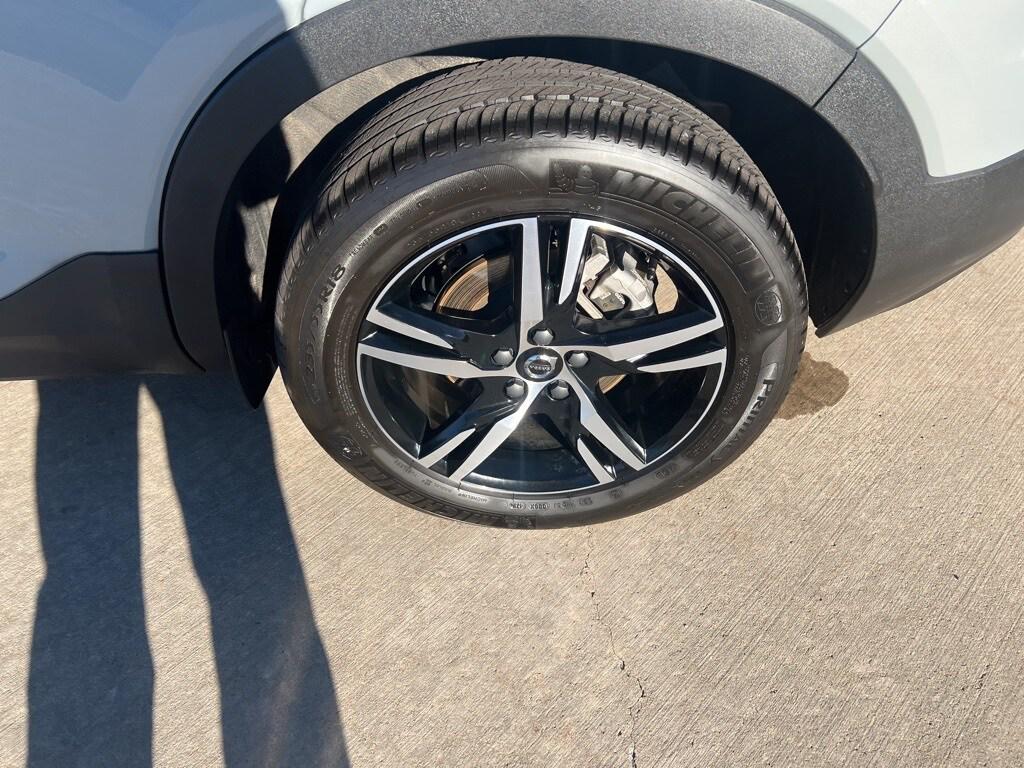 used 2025 Volvo XC40 car, priced at $31,295