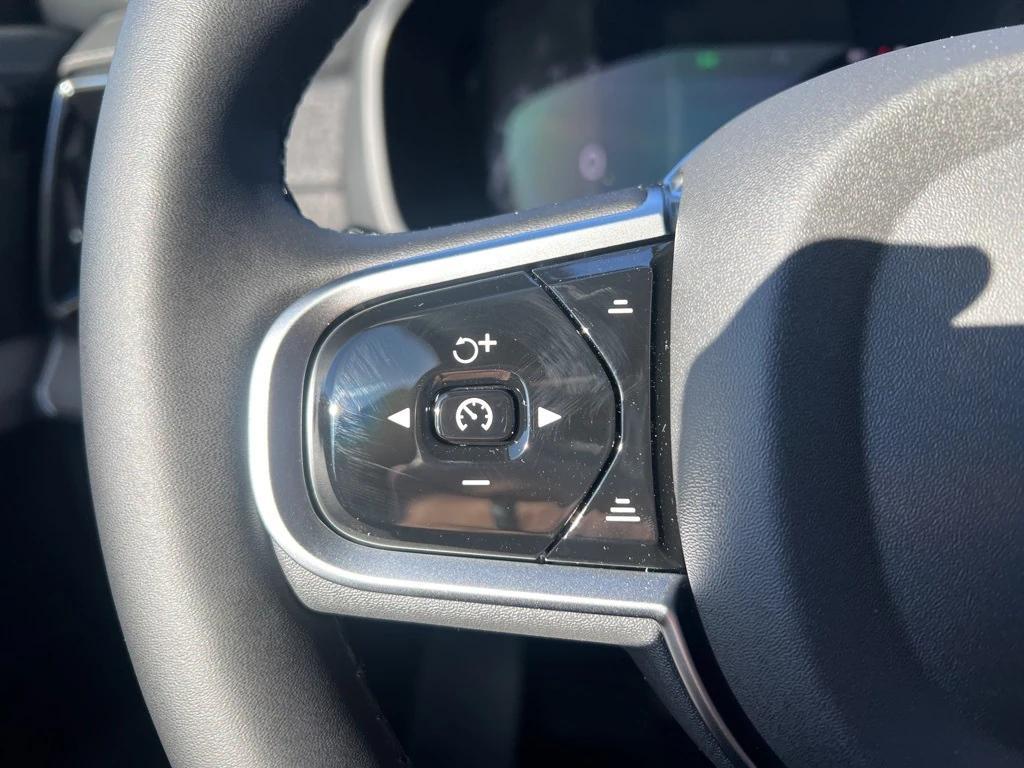 new 2025 Volvo XC90 Plug-In Hybrid car, priced at $78,295