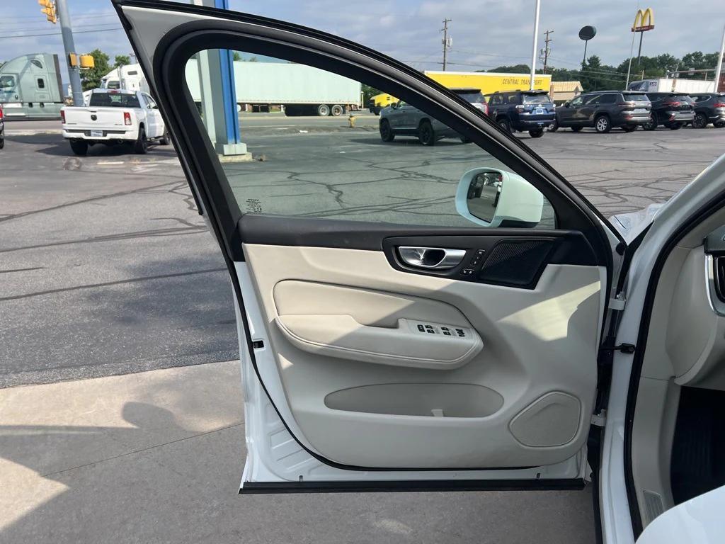 used 2022 Volvo XC60 car, priced at $38,347