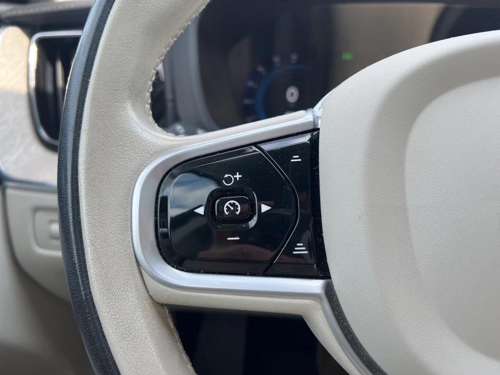 used 2022 Volvo XC60 car, priced at $38,347
