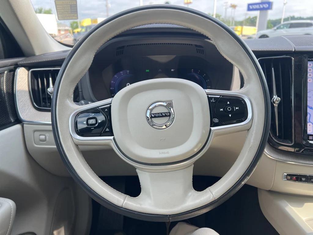 used 2022 Volvo XC60 car, priced at $38,347