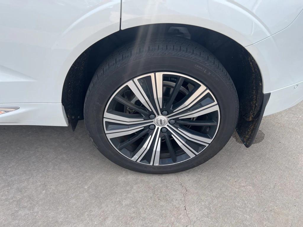 used 2022 Volvo XC60 car, priced at $38,347