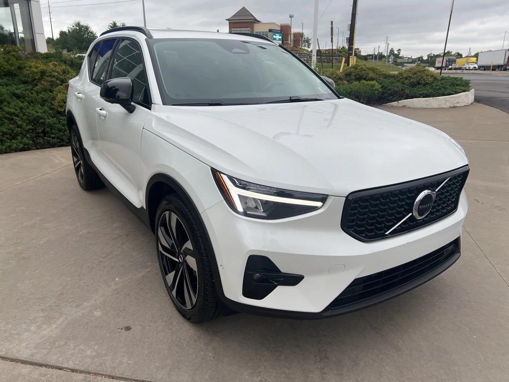 used 2025 Volvo XC40 car, priced at $35,995