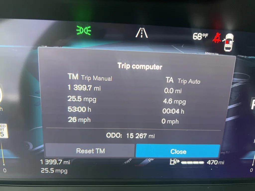 used 2025 Volvo XC40 car, priced at $35,995