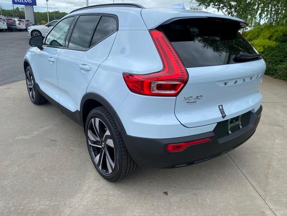 new 2024 Volvo XC40 car, priced at $50,885