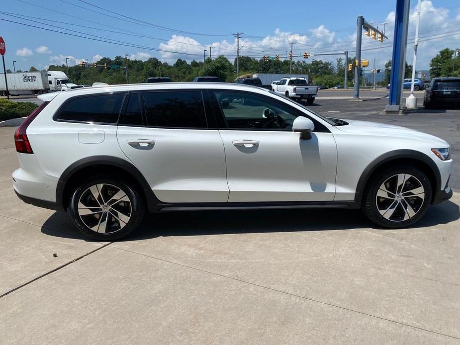 new 2024 Volvo V60 Cross Country car, priced at $49,875