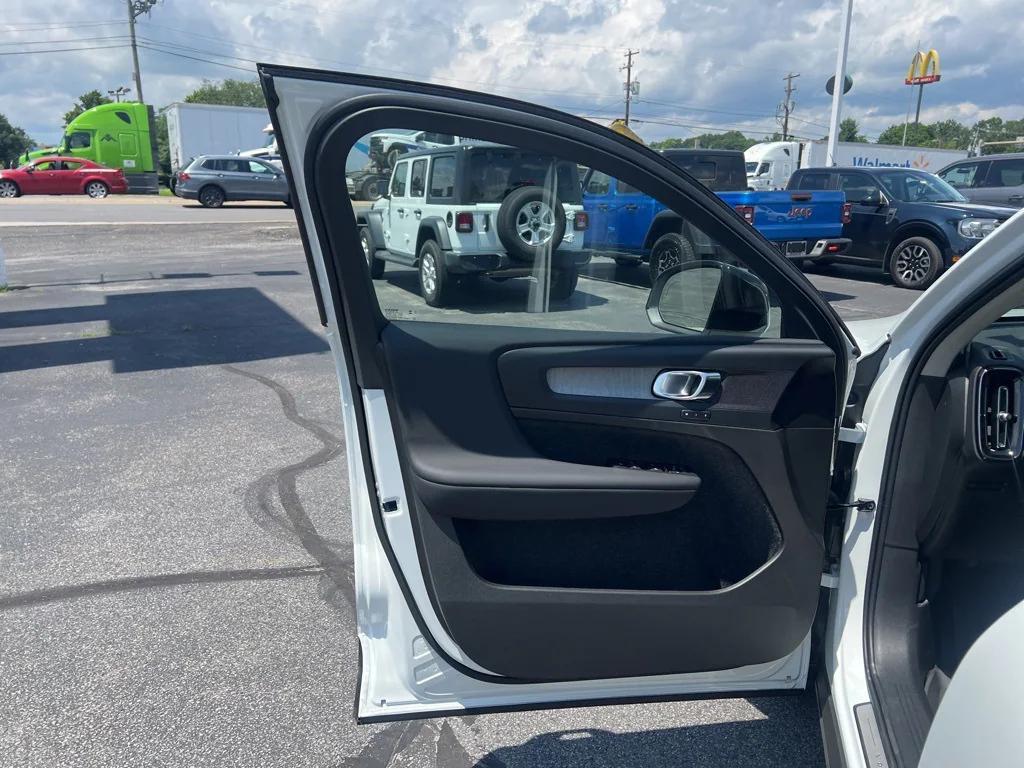 new 2026 Volvo XC40 car, priced at $50,150