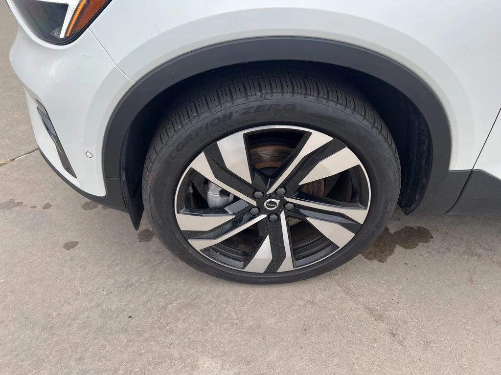 used 2025 Volvo XC40 car, priced at $35,995