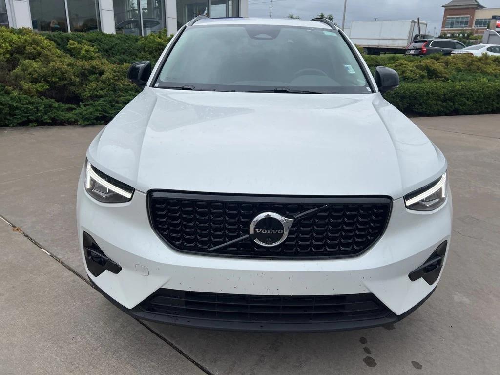 used 2025 Volvo XC40 car, priced at $35,995