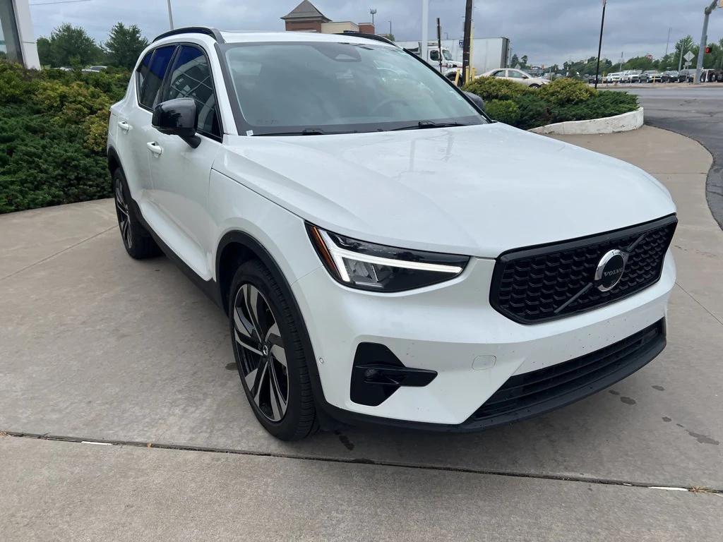 used 2025 Volvo XC40 car, priced at $35,995