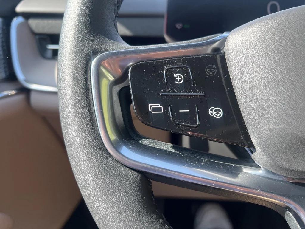 new 2025 Volvo EX90 car, priced at $85,140