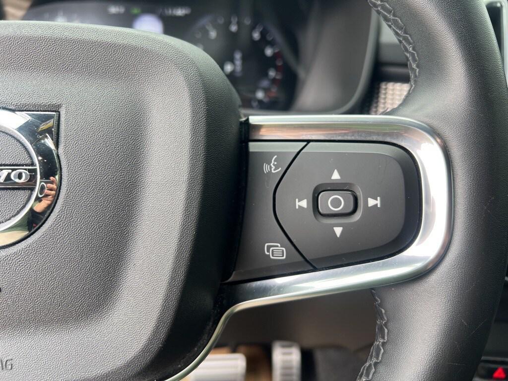 used 2022 Volvo XC40 car, priced at $31,998