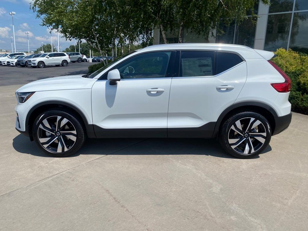 new 2025 Volvo XC40 car, priced at $49,215