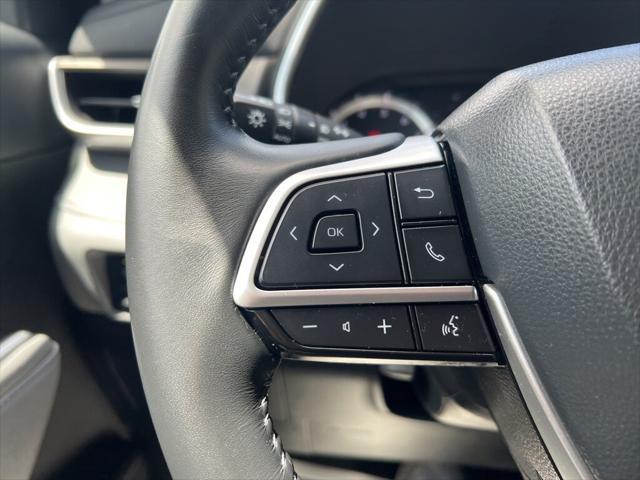 used 2022 Toyota Highlander car, priced at $35,995
