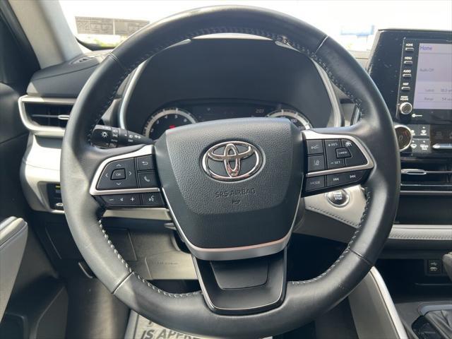 used 2022 Toyota Highlander car, priced at $35,995