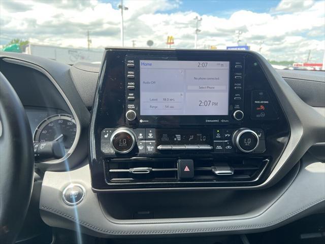 used 2022 Toyota Highlander car, priced at $35,995