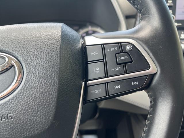 used 2022 Toyota Highlander car, priced at $35,995