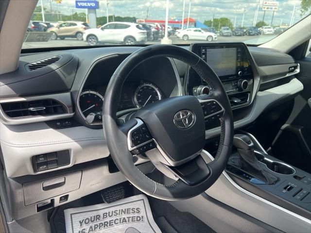 used 2022 Toyota Highlander car, priced at $35,995