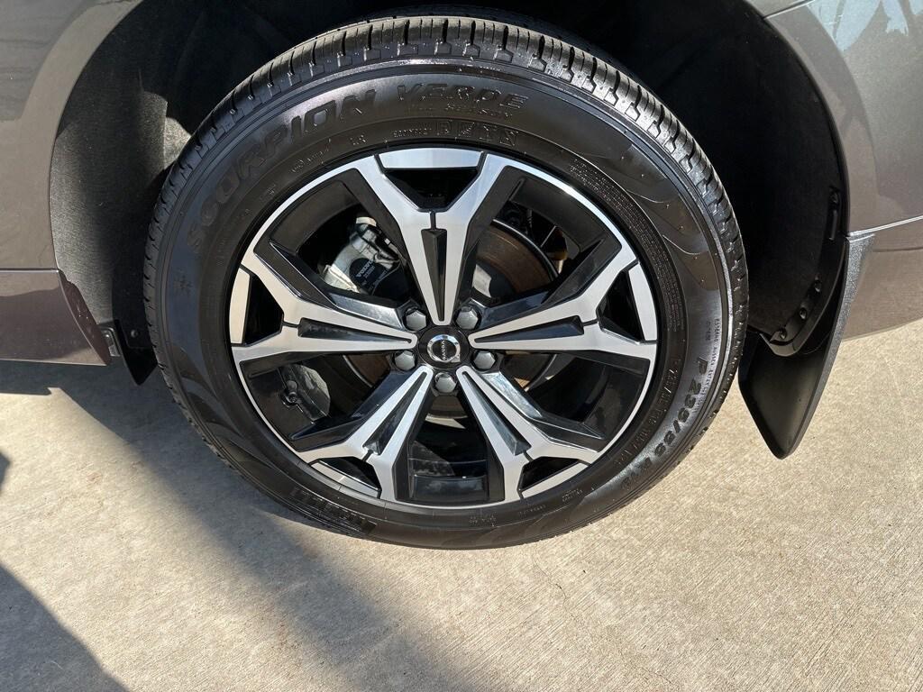 used 2022 Volvo XC60 car, priced at $32,117
