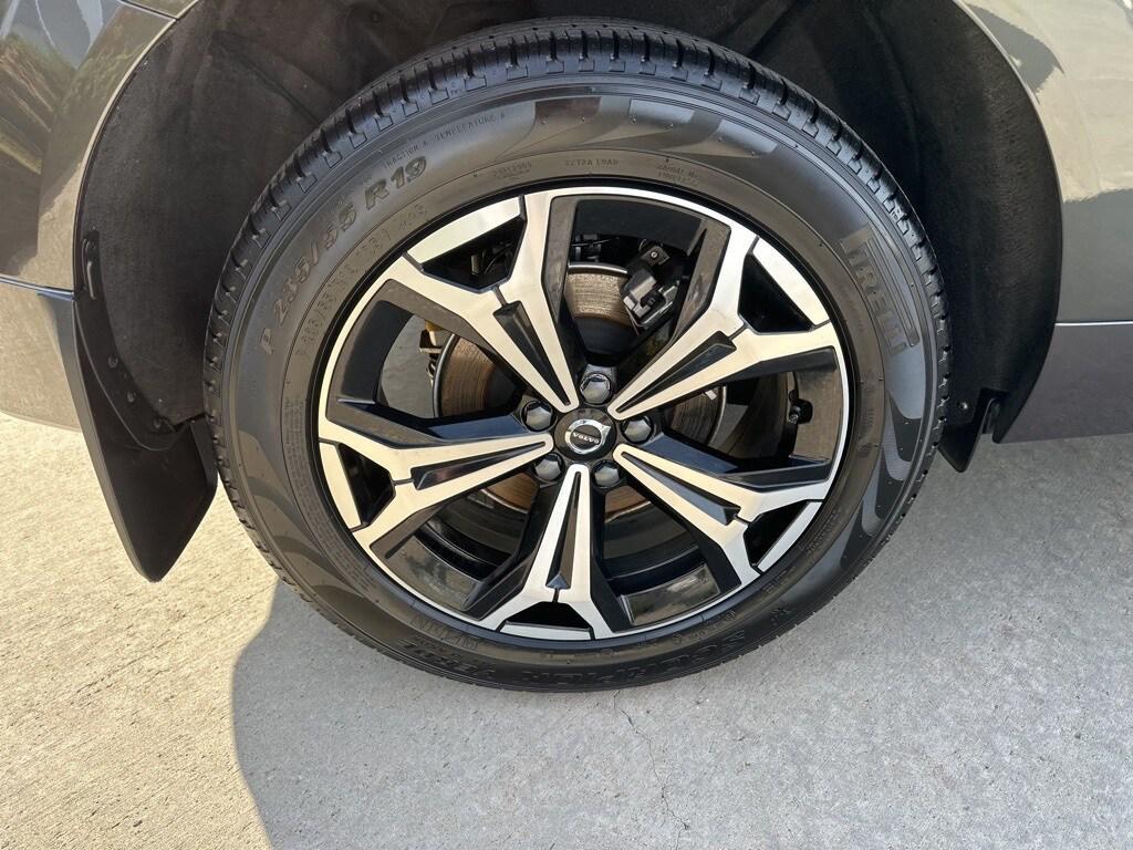 used 2022 Volvo XC60 car, priced at $32,117