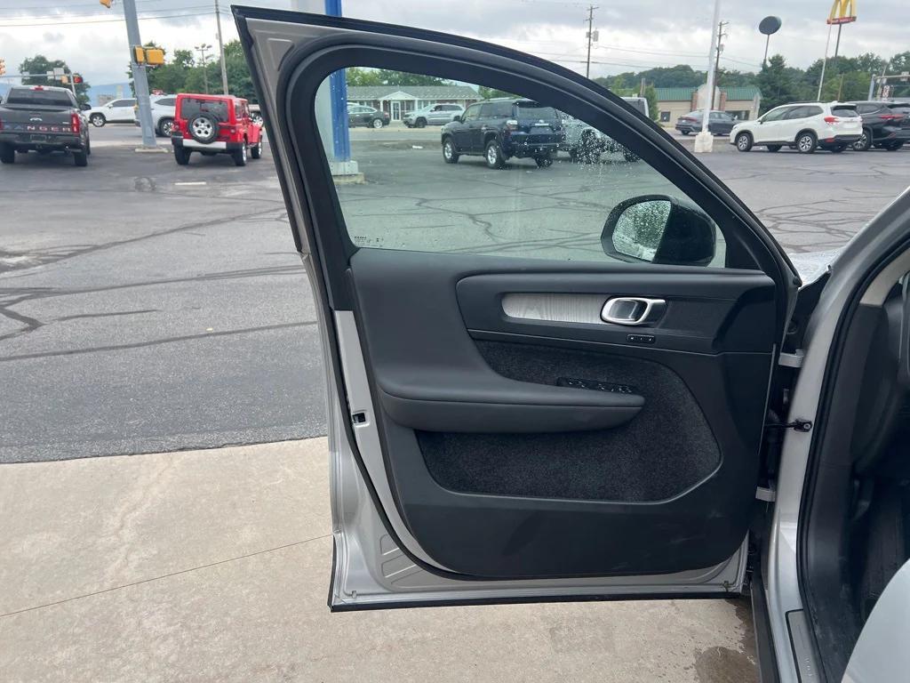 used 2025 Volvo XC40 car, priced at $35,995