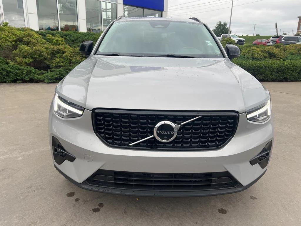 used 2025 Volvo XC40 car, priced at $35,995